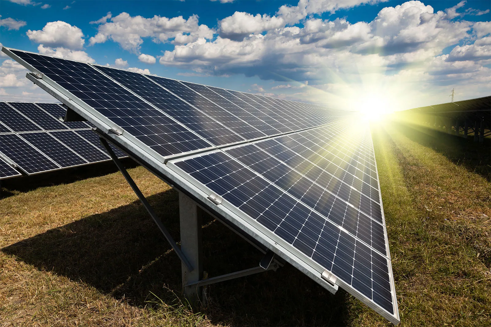 5 Benefits of Going Solar in 2025